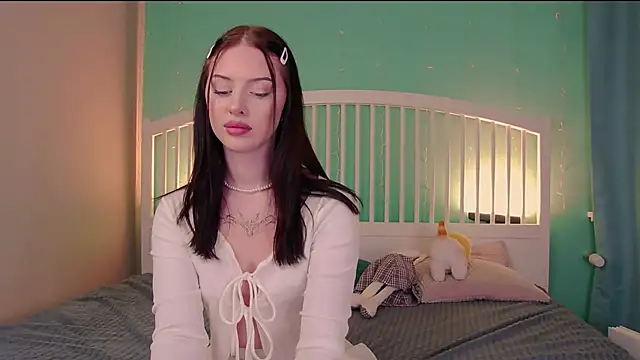 Snapshot of StellaryShy chatting on 12/10/24, 02:06 StellaryShy online show from 12/10/24, 02:06