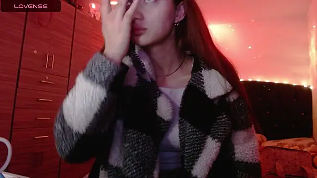 holy juli online show from 10/15/25, 05:07