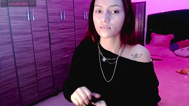 holy juli online show from 11/02/25, 03:31