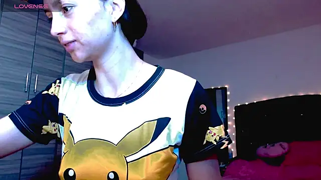 holy juli online show from 12/23/25, 04:43