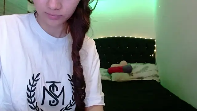 holy juli online show from 05/25/26, 04:07