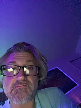 Snapshot of onlym4m chatting on 10/25/25, 04:13 onlym4m online show from 10/25/25, 04:13