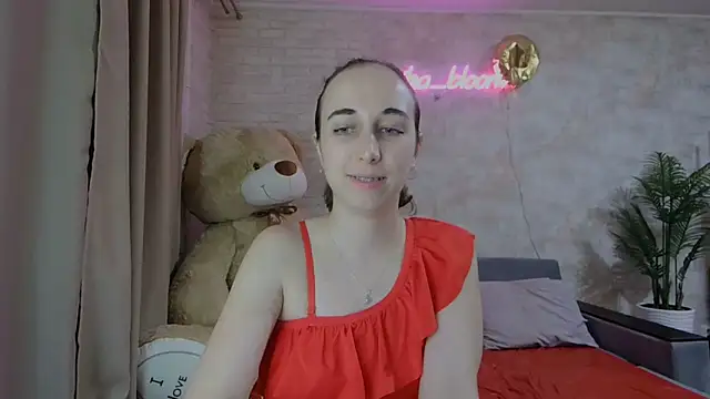 Anika bloom online show from 03/05/25, 02:14