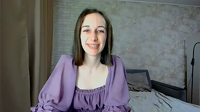 Snapshot of Anika_bloom chatting on 06/25/26, 02:00 Anika bloom online show from 06/25/26, 02:00