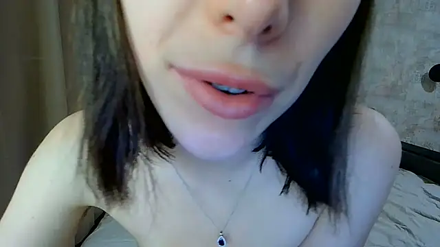 Snapshot of Anika_bloom chatting on 07/07/26, 09:08 Anika bloom online show from 07/07/26, 09:08