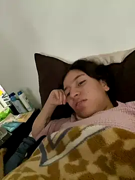 Snapshot of TipsteryRoyal chatting on 12/20/25, 03:52 TipsteryRoyal online show from 12/20/25, 03:52