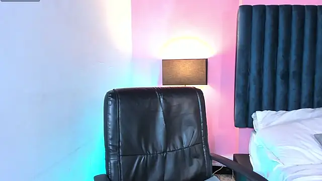 Snapshot of Lily_Miiller chatting on 02/11/25, 11:12 Lily Miiller online show from 02/11/25, 11:12