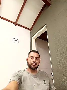 P4uzud4O online show from 02/24/26, 08:40