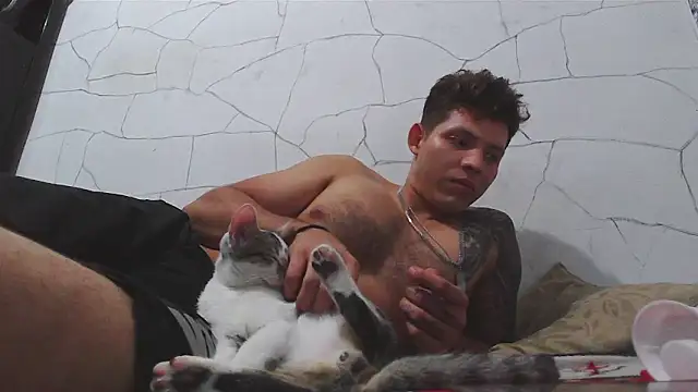 Snapshot of King_russo chatting on 02/09/25, 05:08 King russo online show from 02/09/25, 05:08