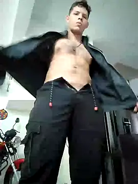 Snapshot of King_russo chatting on 02/26/25, 07:27 King russo online show from 02/26/25, 07:27