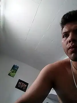 Snapshot of King_russo chatting on 10/03/25, 02:47 King russo online show from 10/03/25, 02:47