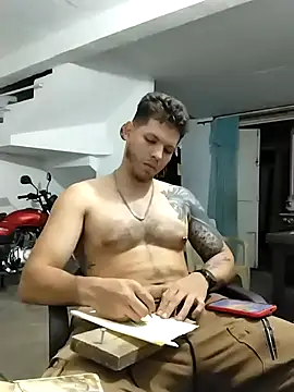 Snapshot of King_russo chatting on 10/15/25, 12:44 King russo online show from 10/15/25, 12:44