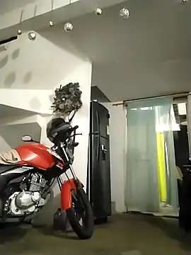 Snapshot of King_russo chatting on 11/25/25, 06:13 King russo online show from 11/25/25, 06:13