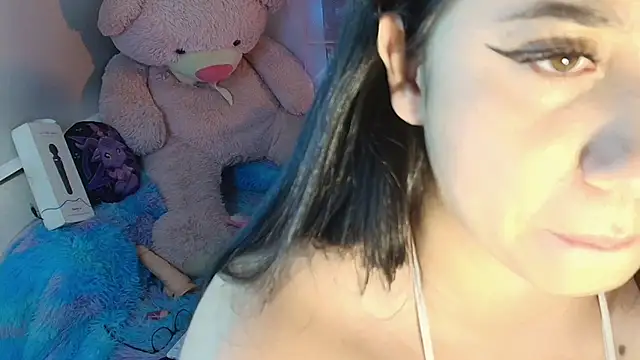 Snapshot of Kurumi57 chatting on 09/29/25, 03:11 Kurumi57 online show from 09/29/25, 03:11