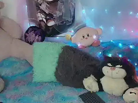 Snapshot of Kurumi57 chatting on 10/18/25, 12:17 Kurumi57 online show from 10/18/25, 12:17