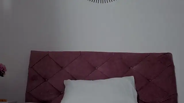 EMILY ROUSSE71 online show from 02/08/26, 07:17