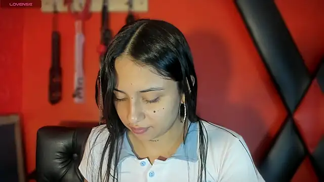 Monttserratt online show from 04/14/26, 04:02