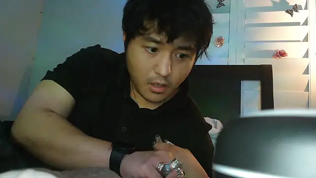 Snapshot of cloudyspun chatting on 11/26/25, 12:17 cloudyspun online show from 11/26/25, 12:17