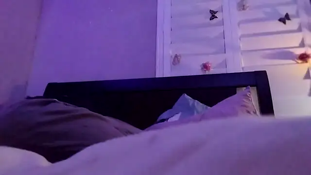 Snapshot of cloudyspun chatting on 02/19/26, 04:19 cloudyspun online show from 02/19/26, 04:19