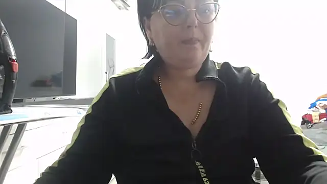 Amandamuller1982 online show from 11/11/25, 02:11