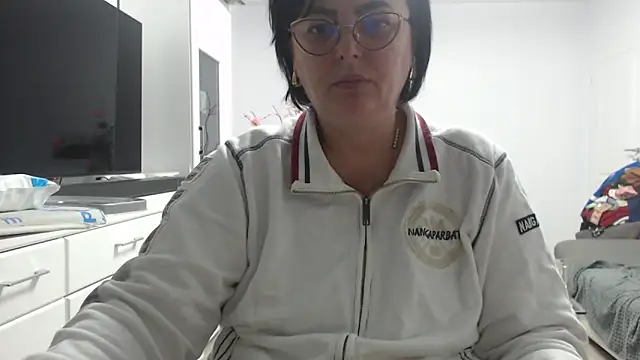 Amandamuller1982 online show from 11/17/25, 07:30