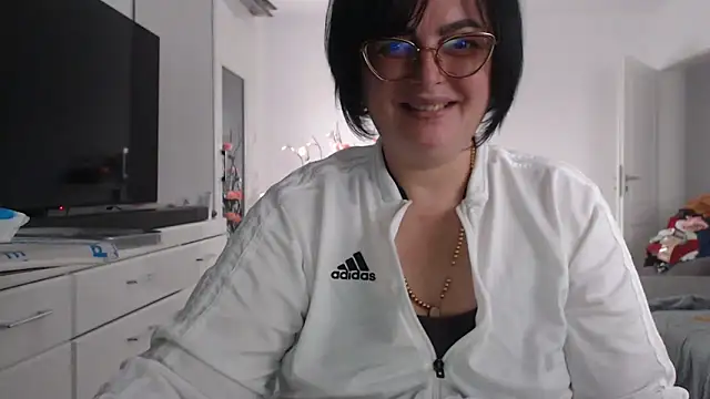 Amandamuller1982 online show from 11/19/25, 12:27