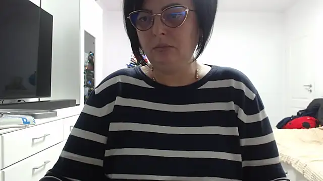 Amandamuller1982 online show from 12/13/25, 09:20