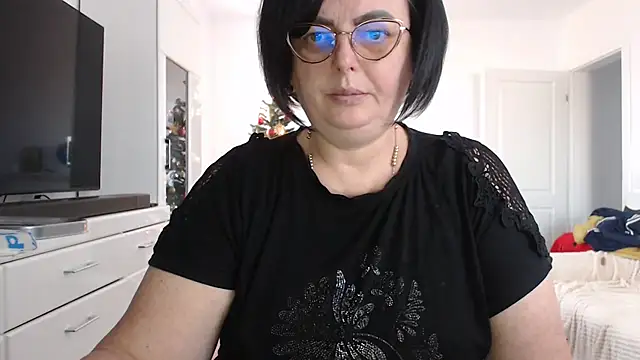 Amandamuller1982 online show from 12/16/25, 07:35