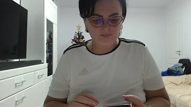 Amandamuller1982 online show from 12/19/25, 08:16