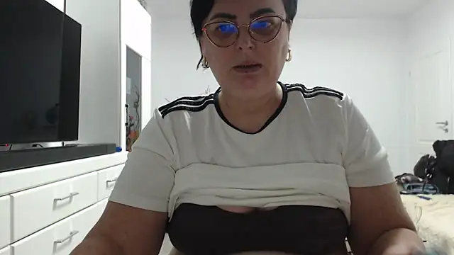 Amandamuller1982 online show from 02/09/26, 07:40