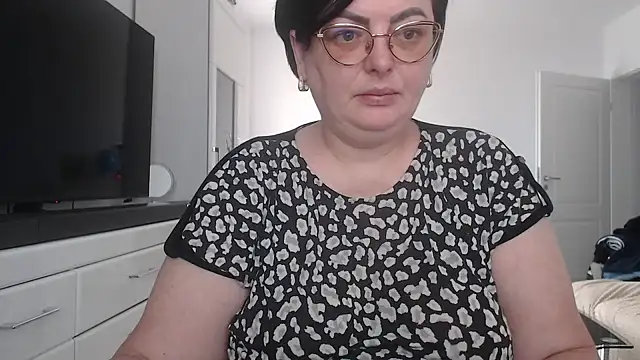 Amandamuller1982 online show from 04/14/26, 06:08