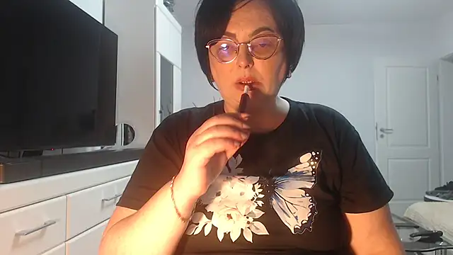 Amandamuller1982 online show from 05/01/26, 04:33