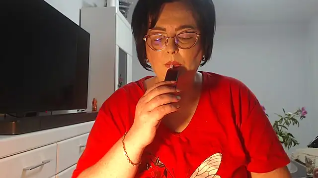 Amandamuller1982 online show from 05/27/26, 07:00