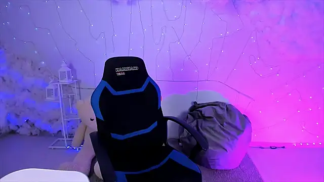 Snapshot of Sharon_Evansi chatting on 12/03/24, 11:44 Sharon Evansi online show from 12/03/24, 11:44