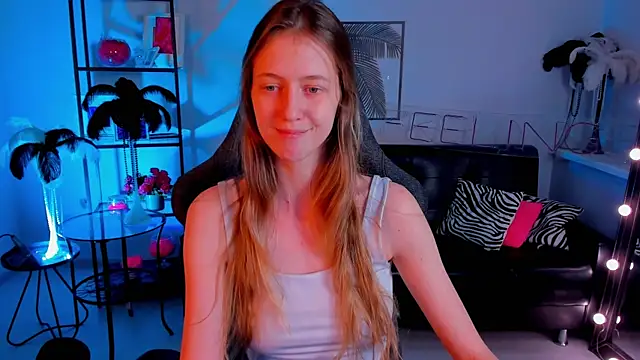 Snapshot of Sharon_Evansi chatting on 02/12/25, 12:55 Sharon Evansi online show from 02/12/25, 12:55