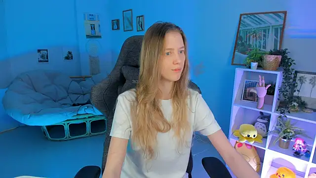 Snapshot of Sharon_Evansi chatting on 03/09/25, 06:21 Sharon Evansi online show from 03/09/25, 06:21