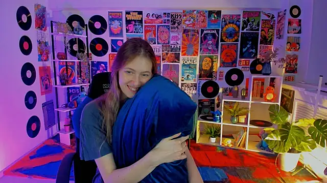 Snapshot of Sharon_Evansi chatting on 03/22/25, 06:03 Sharon Evansi online show from 03/22/25, 06:03