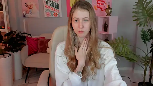 Snapshot of Sharon_Evansi chatting on 12/20/25, 11:28 Sharon Evansi online show from 12/20/25, 11:28