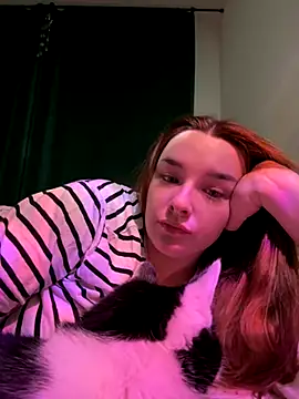 Snapshot of CookyDaisy chatting on 12/01/24, 10:21 CookyDaisy online show from 12/01/24, 10:21