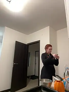 Snapshot of CookyDaisy chatting on 12/08/24, 06:33 CookyDaisy online show from 12/08/24, 06:33