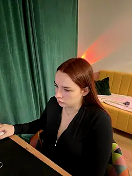 Snapshot of CookyDaisy chatting on 12/08/24, 07:43 CookyDaisy online show from 12/08/24, 07:43