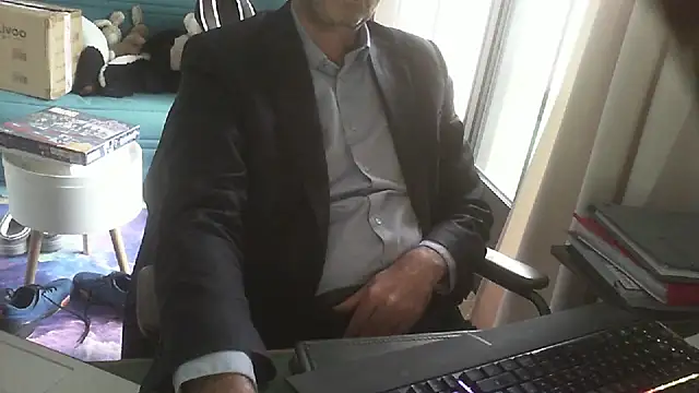 shyfrenchcock1 online show from 12/04/25, 02:15