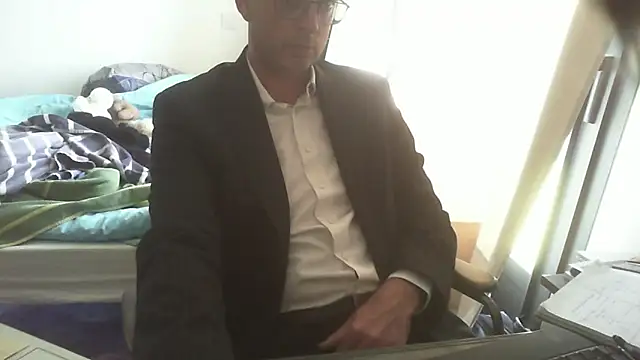 shyfrenchcock1 online show from 05/26/26, 12:23