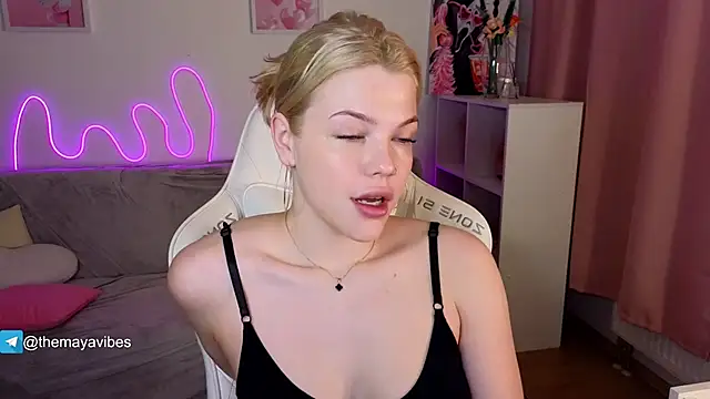 Maya Rave online show from 02/14/26, 03:47