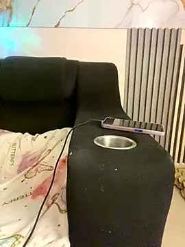 bonnie 18x online show from 12/16/25, 09:31