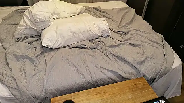 M1lfa online show from 12/07/24, 07:54