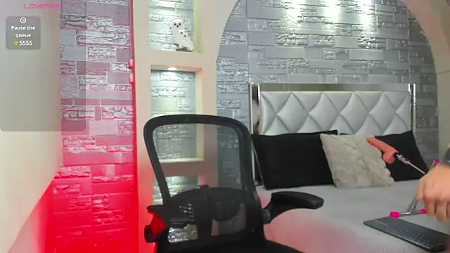 Aron Bolt online show from 01/29/25, 02:42