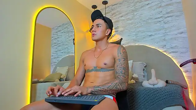 Aron Bolt online show from 11/21/25, 12:43