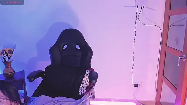 haanna thompsoon online show from 12/10/24, 08:38