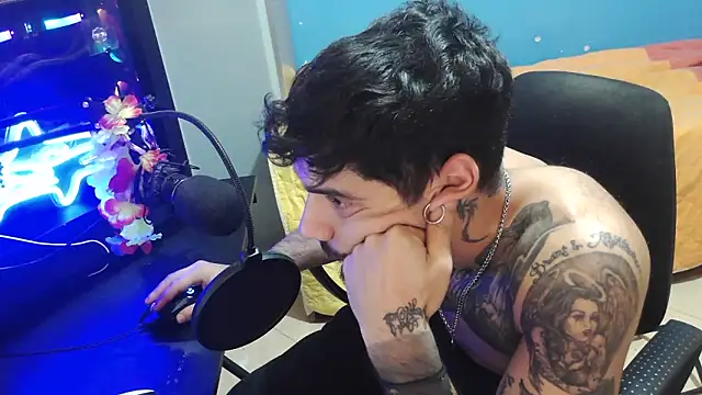 Badboyi1997 online show from 10/25/25, 01:02